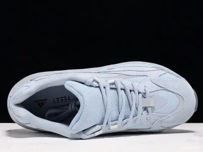 Blue FV8424 Hospital Adidas Yeezy 700 Boost v2 0625